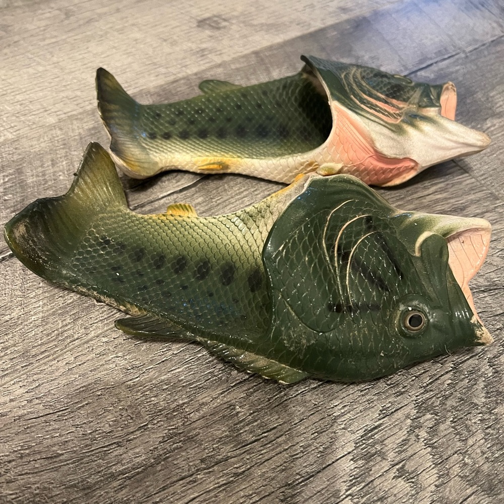 Kids fish sandals, size 11/12 C